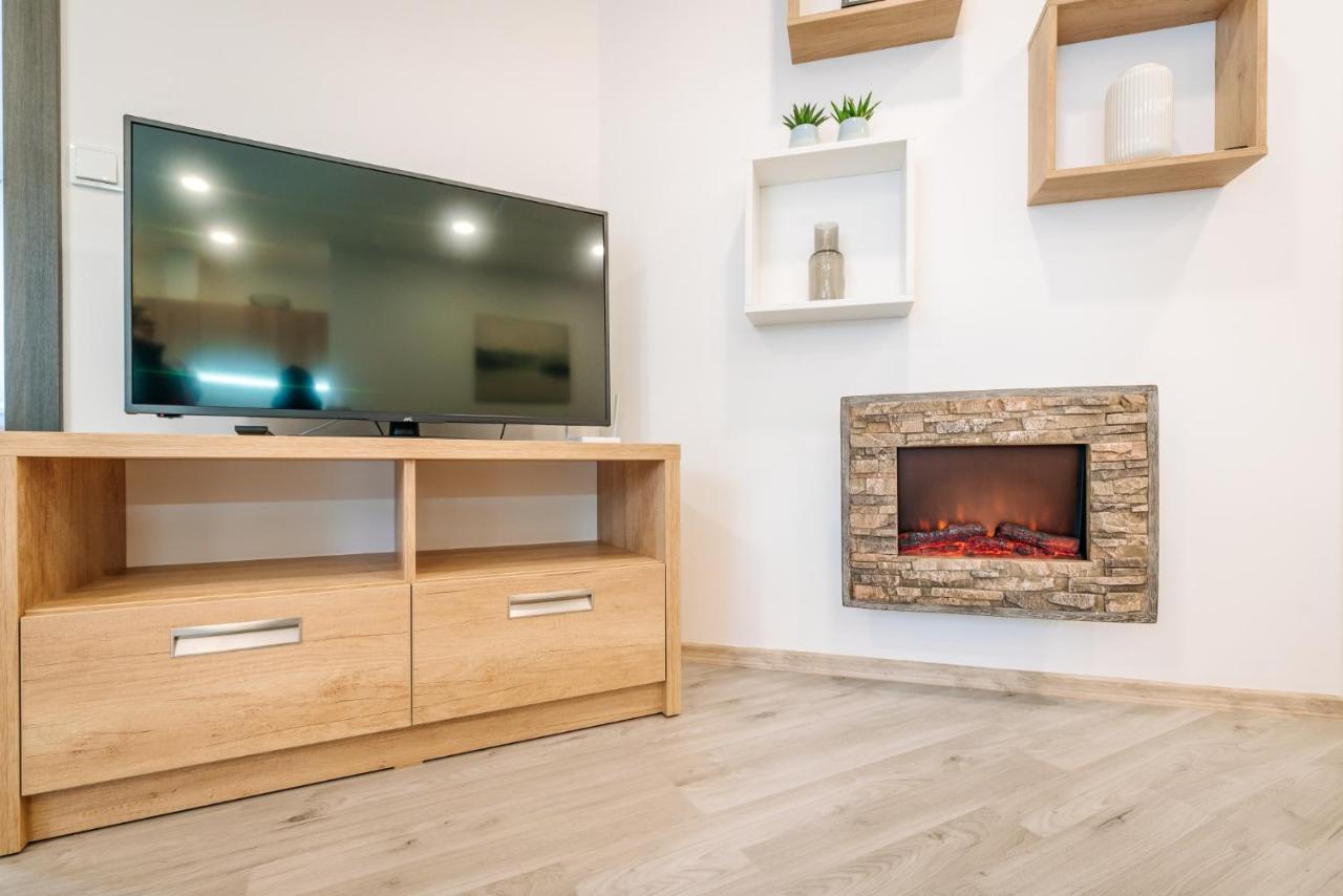 Apartment Hugo Klinovec Loučná pod Klínovcem Buitenkant foto